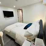Quiet Basement Suite Steps From Quilchena Park In Vancouver