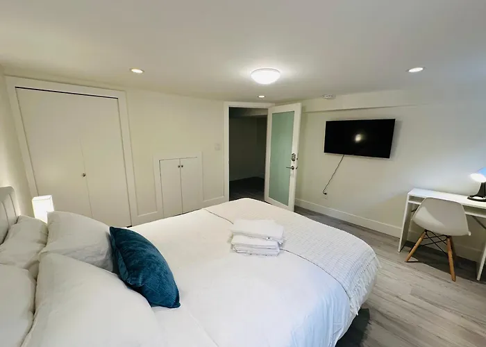 Quiet Basement Suite Steps From Quilchena Park In Vancouver