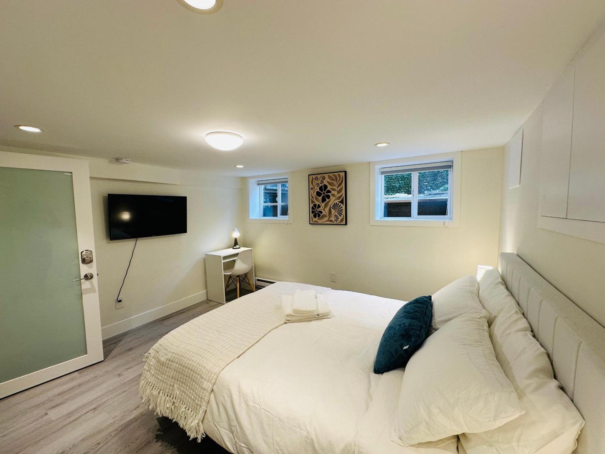 Quiet Basement Steps From Quilchena Park In * Vancouver