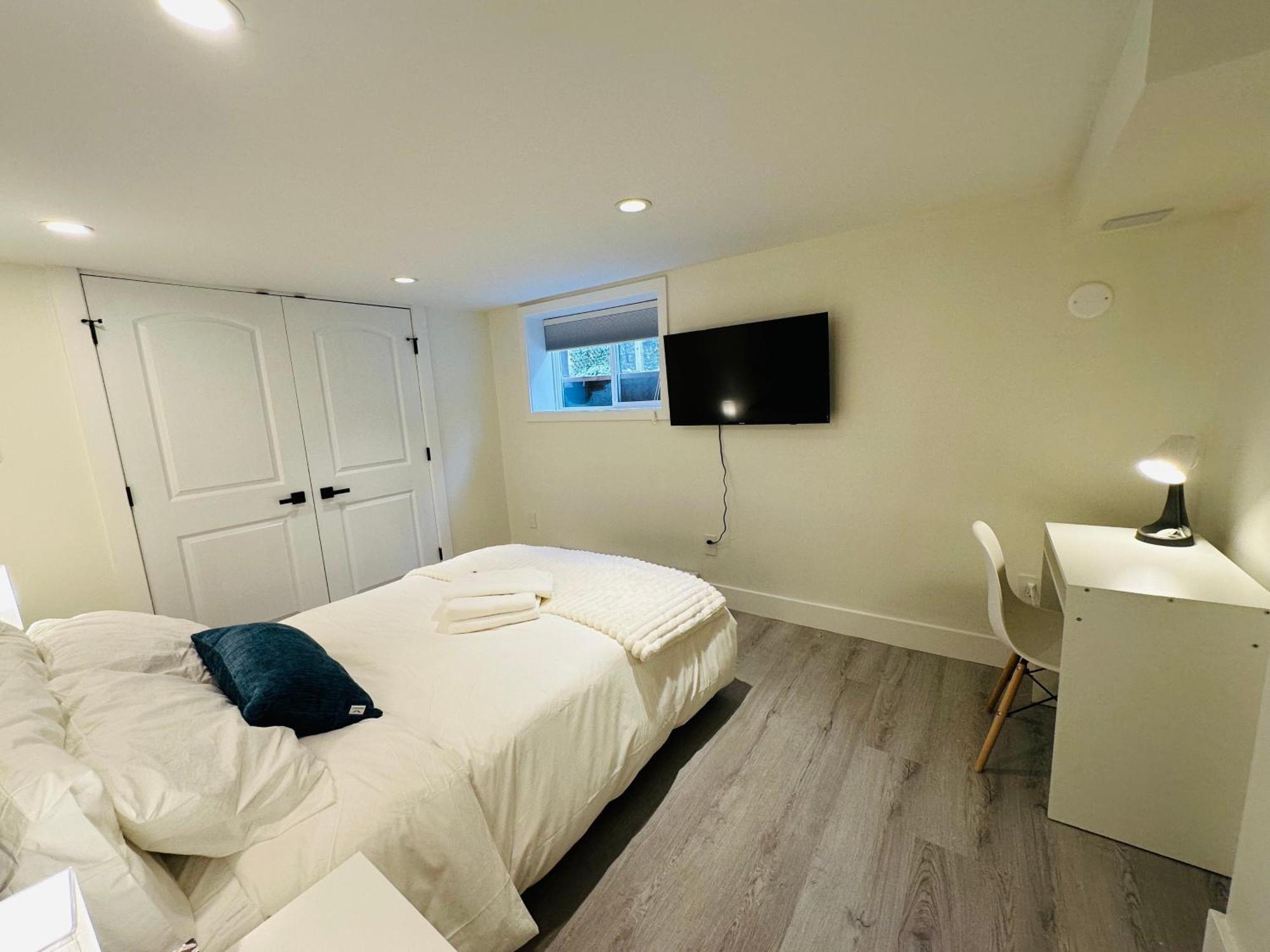 Quiet Basement Steps From Quilchena Park In Homestay Vancouver