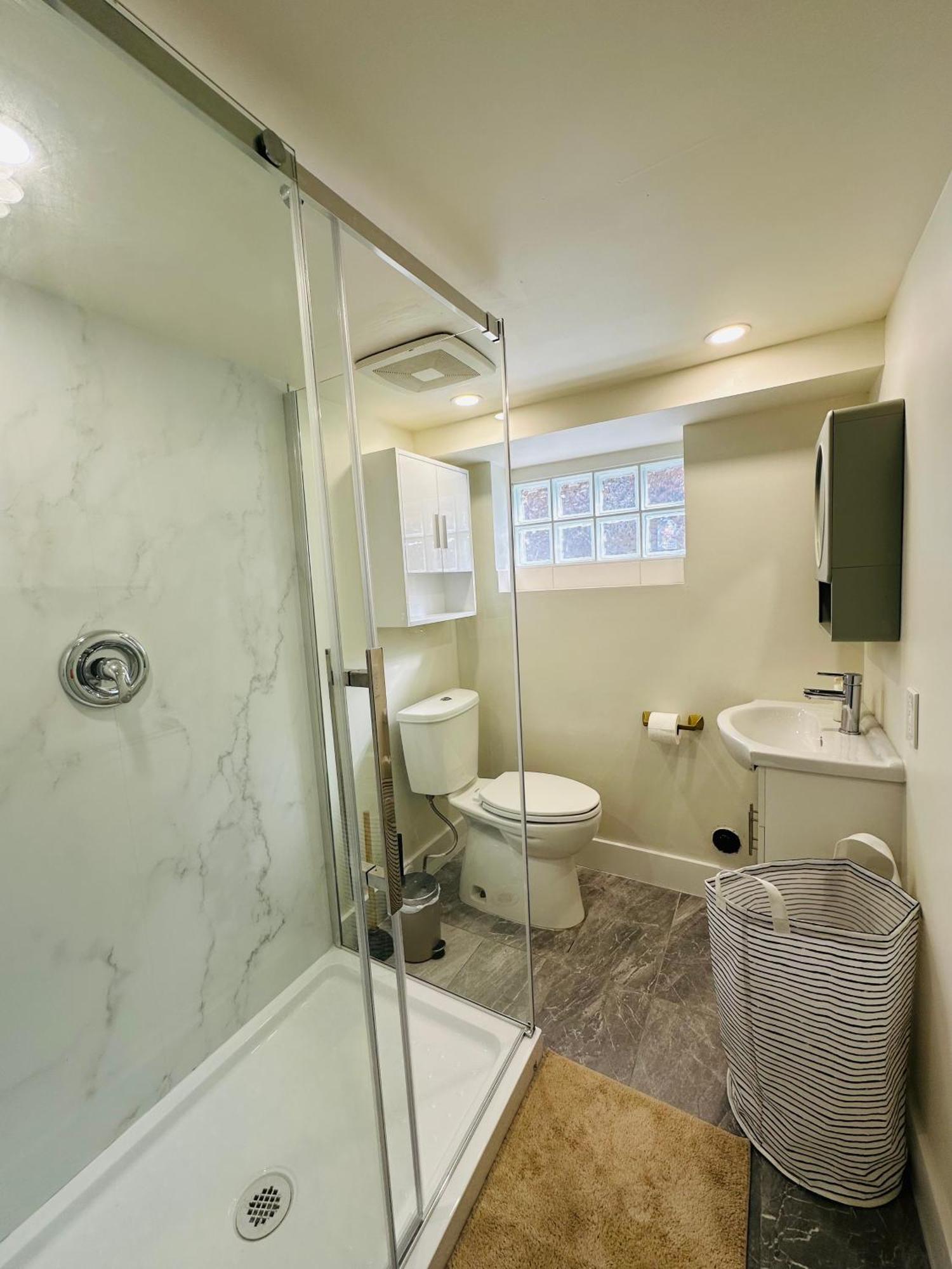 Quiet Basement Steps From Quilchena Park In Homestay Vancouver